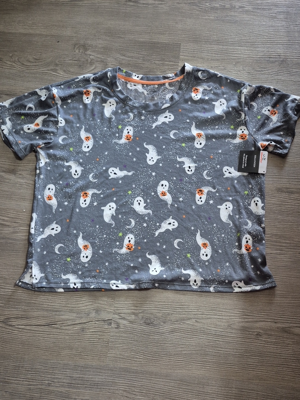Celebrate Halloween Ghost Print Gray top. NWT. Size XL